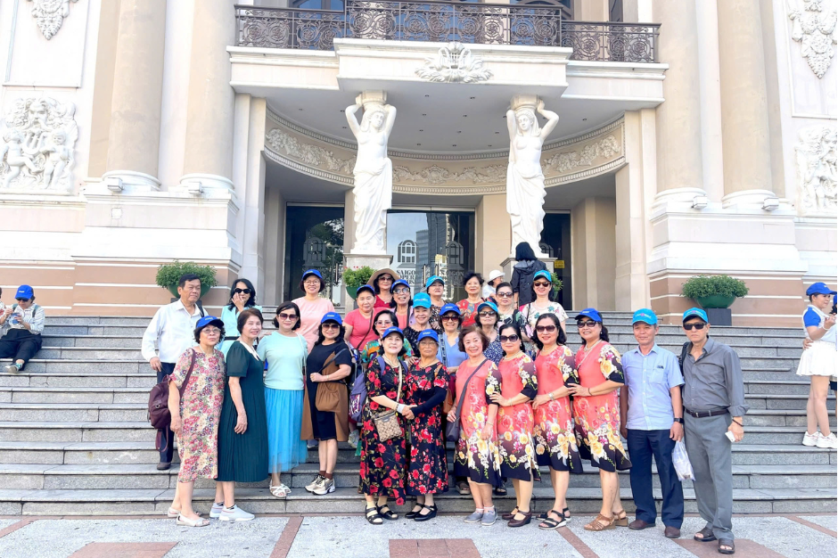 Khám Phá Sài Gòn: Tour Xe Bus 2 Tầng Cùng Kiwi Travel