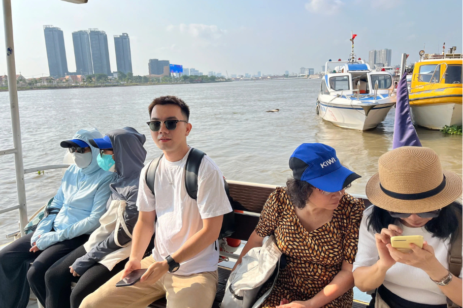 Khám Phá Sài Gòn: Tour Xe Bus 2 Tầng Cùng Kiwi Travel