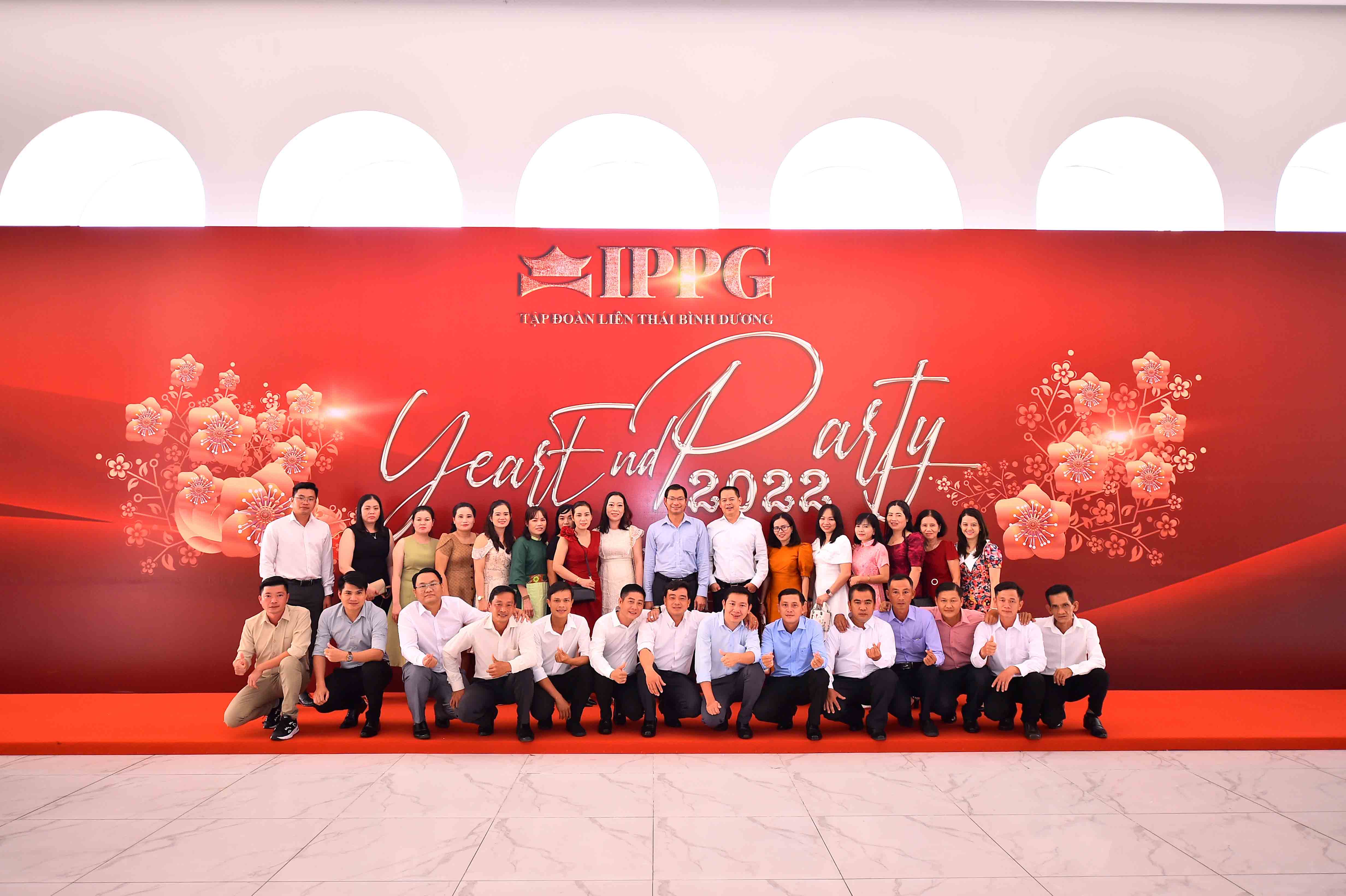 Year-End Party Bùng Nổ