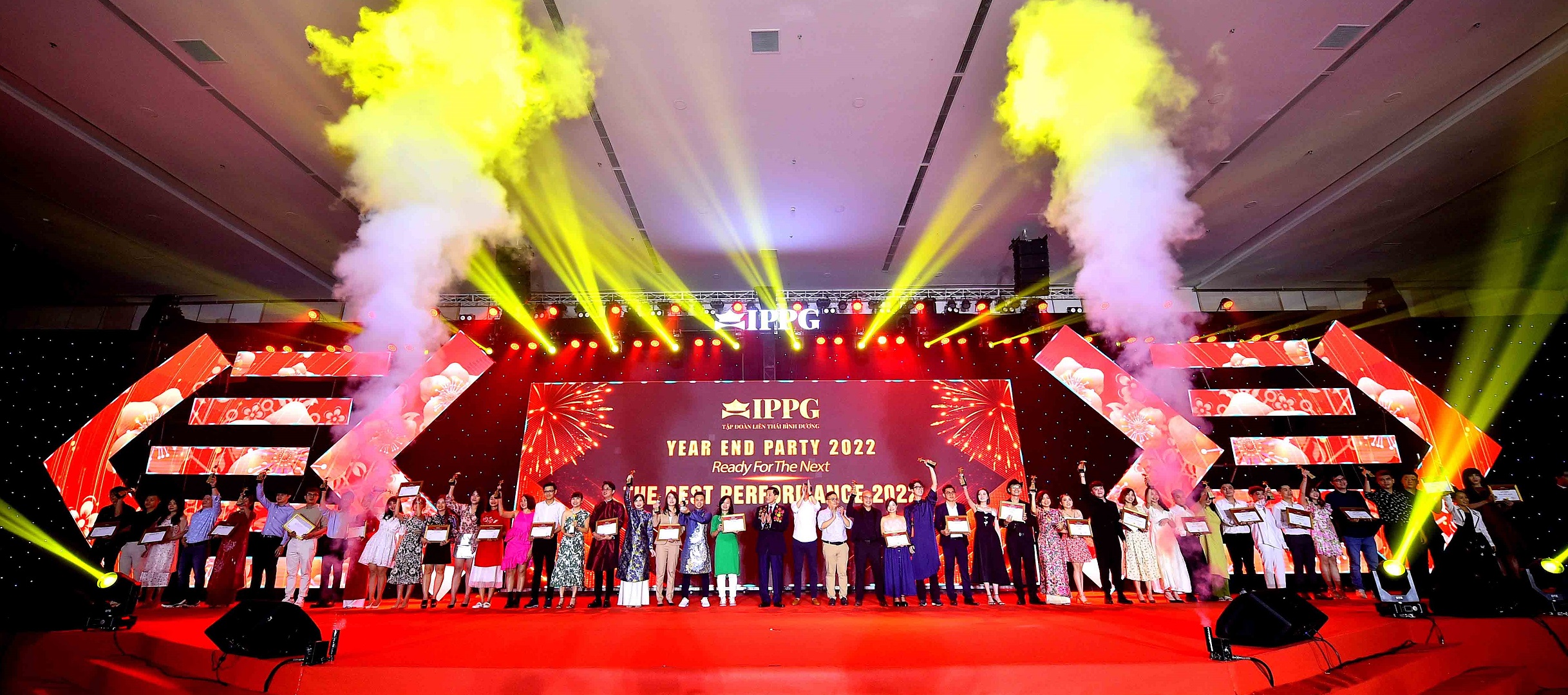 Tổ Chức Year End Party Chuyên Nghiệp 2023