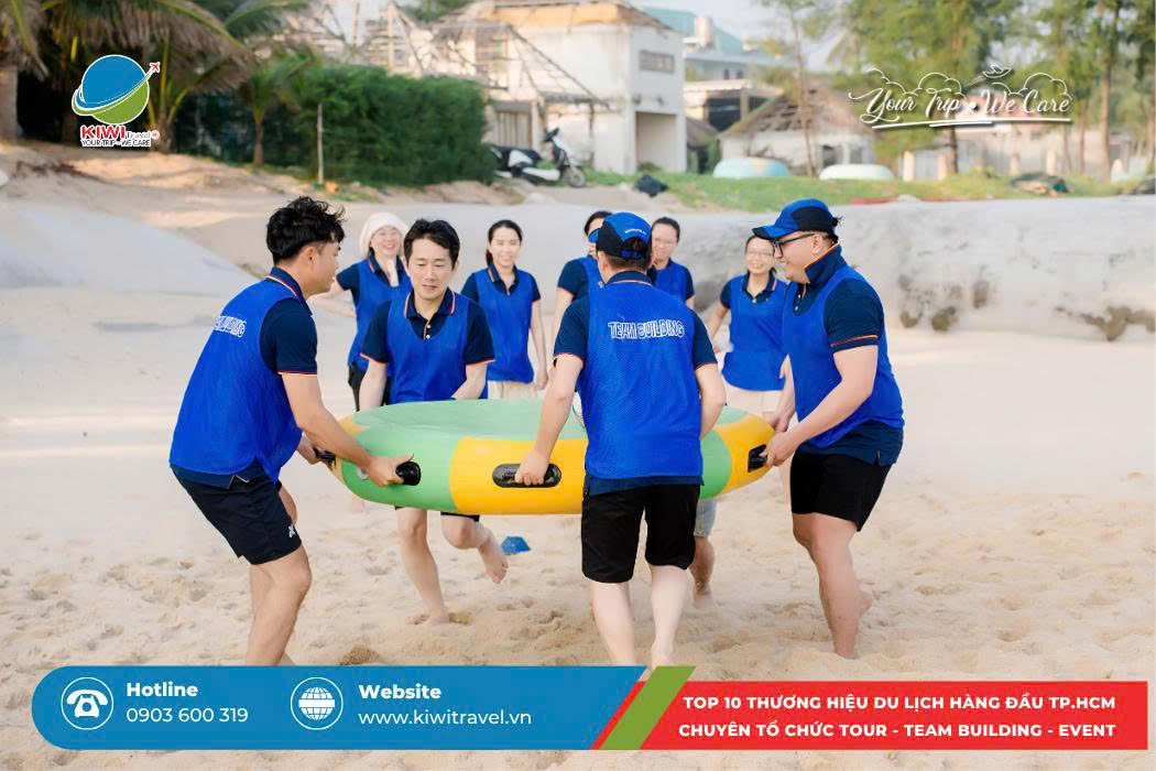 KIWI Travel x NNR | ''STRONGER TOGETHER''