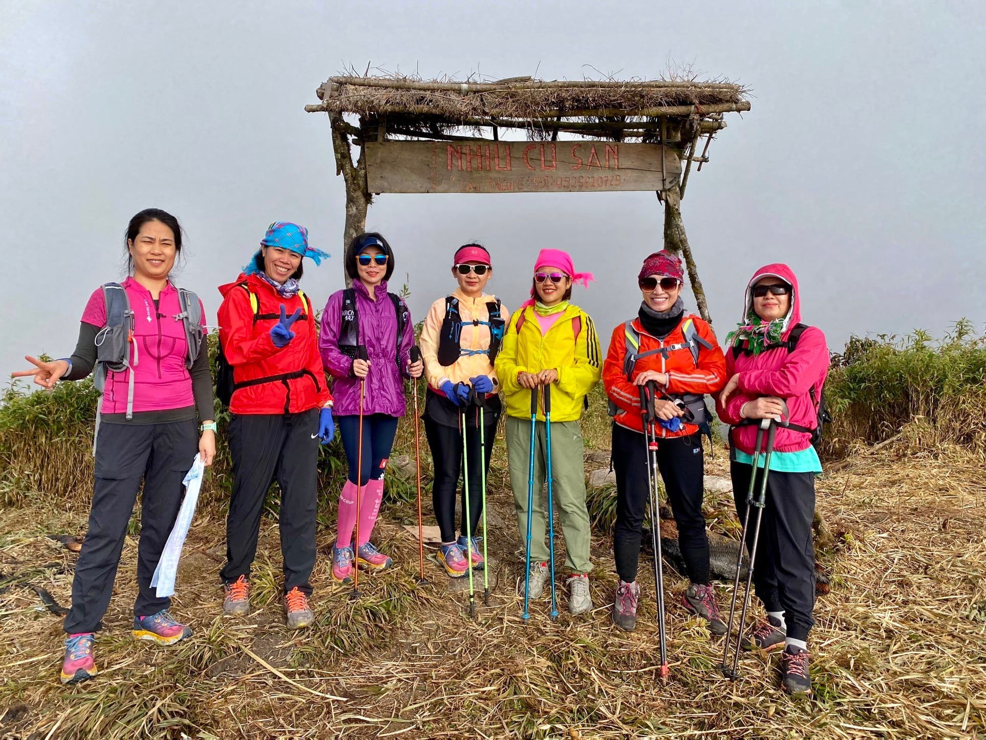 Top 10 vật dụng cần thiết khi đi trekking - nhất định phải bỏ túi