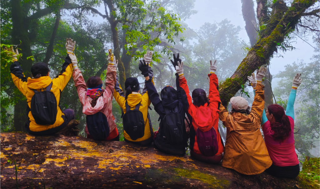 Top 10 vật dụng cần thiết khi đi trekking - nhất định phải bỏ túi